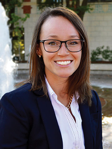 Paige Seggebruch ('18) Paige Seggebruch ('18)