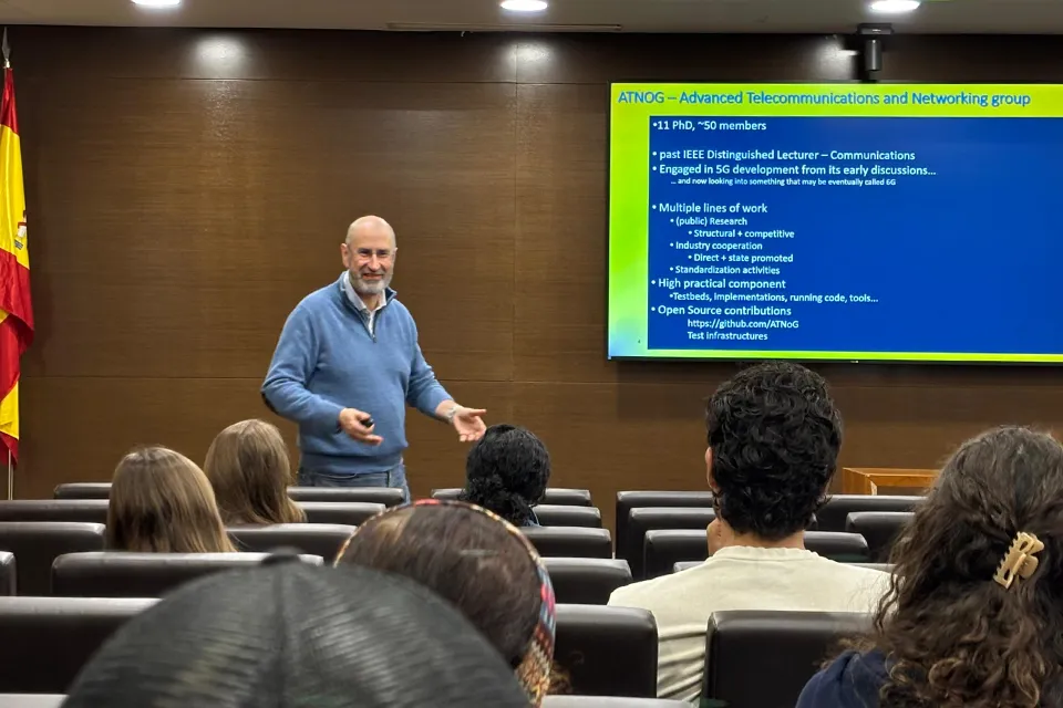 Guest Lecture Explores Open and Reproducible 6G Research with AI