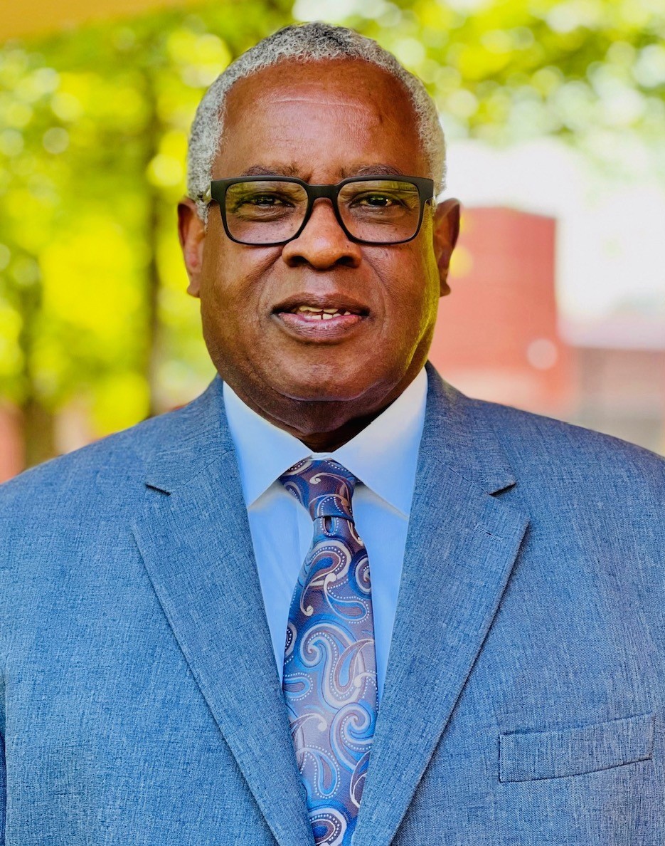 Dr. Timothy Murrell Headshot of Dr. Timothy Murrell