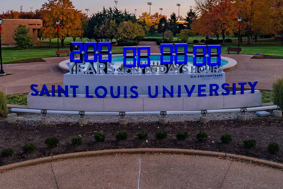 2018 Community Service Clock A large timer displaying the years, hours, minutes and seconds of service completed as part of SLU 200 years of service challenge.